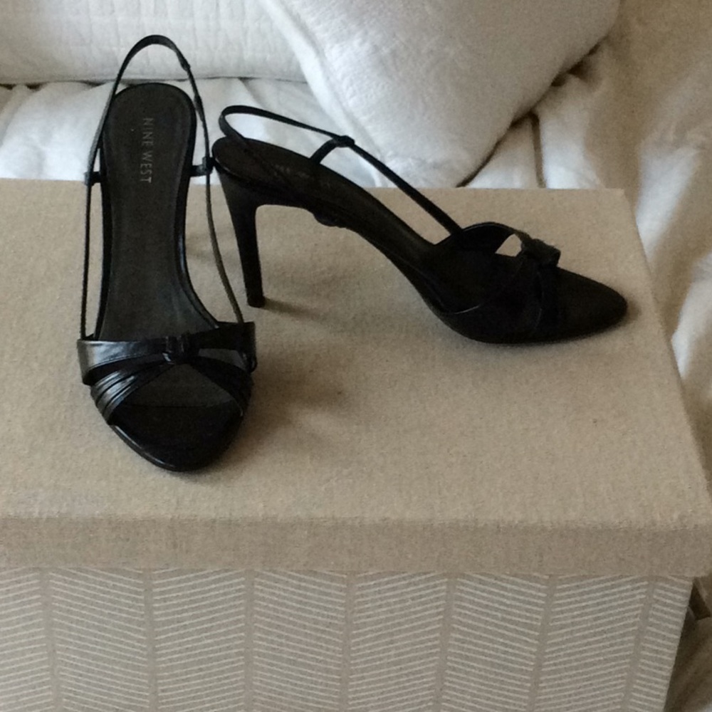 Classy 4’ Black Heels